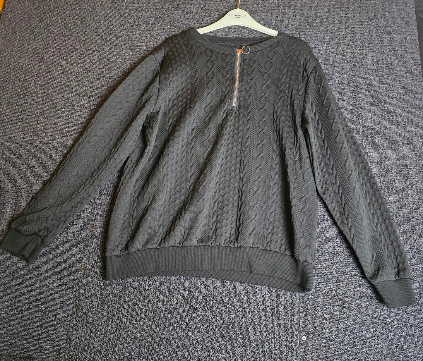 Black Embossed 1/4 Zip Jumper XXL Size 16 Long Sleeved