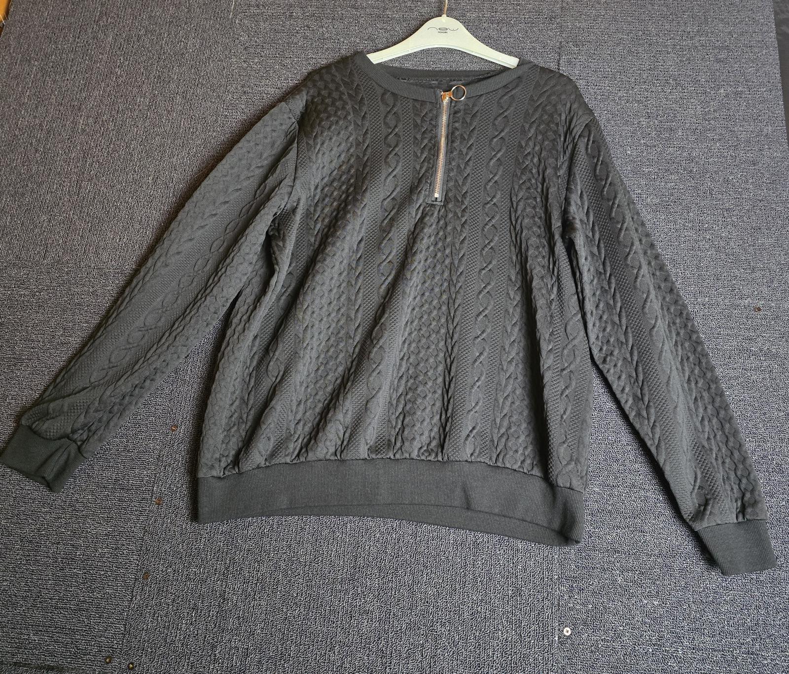 Black Embossed 1/4 Zip Jumper XXL Size 16 Long Sleeved
