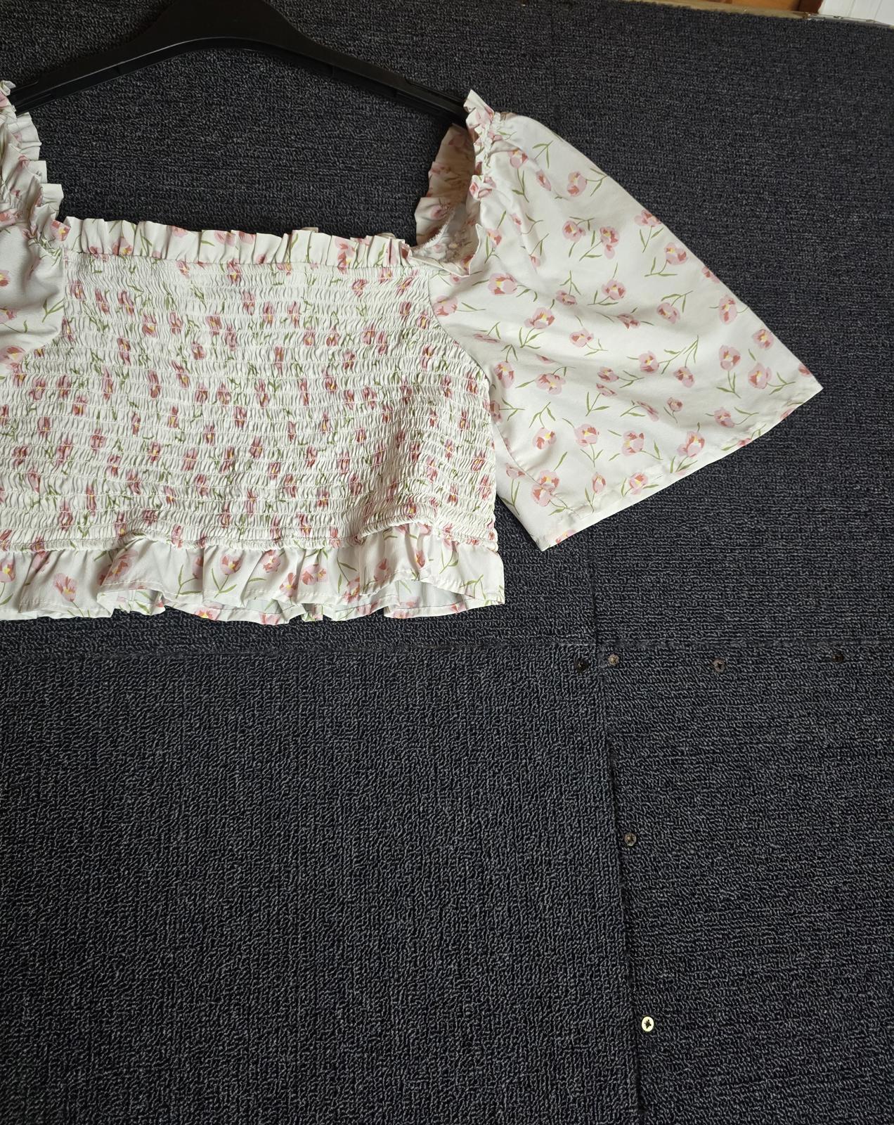 New Look White & Pink Floral Crop Top Size 10 Elasticated Flared Sleeve