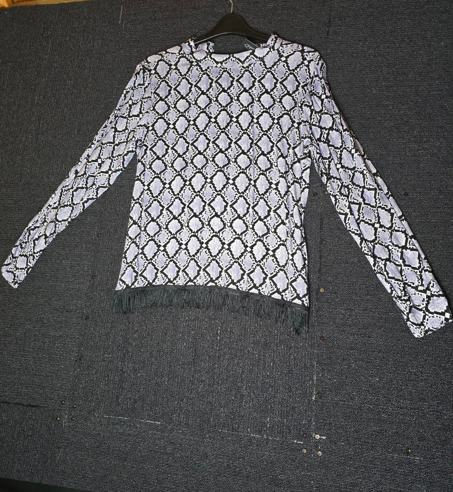 Ruby Rocks Purple Snakeskin Print Blouse Size 10 Tassel Hem Long Sleeve