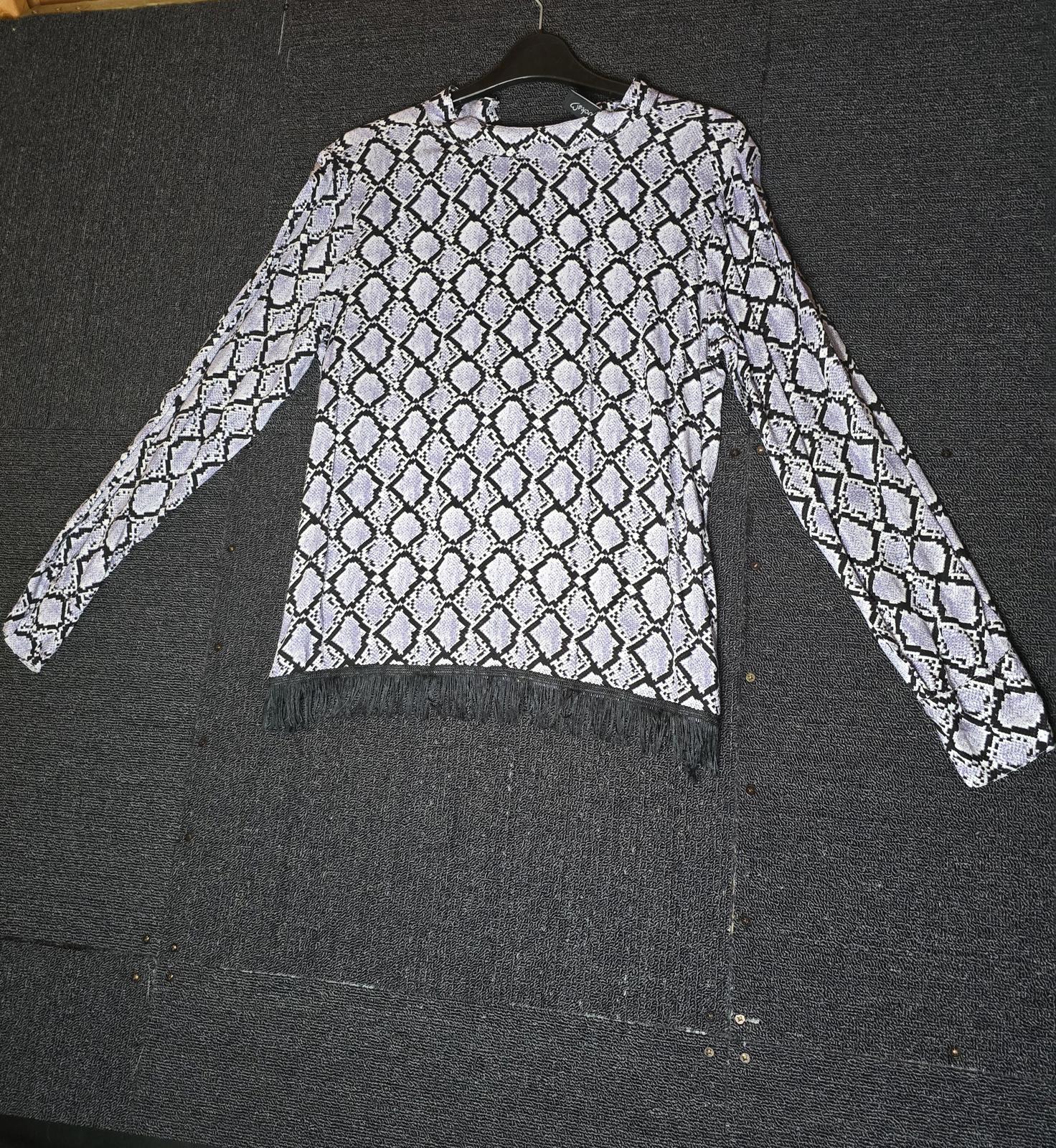 Ruby Rocks Purple Snakeskin Print Blouse Size 10 Tassel Hem Long Sleeve