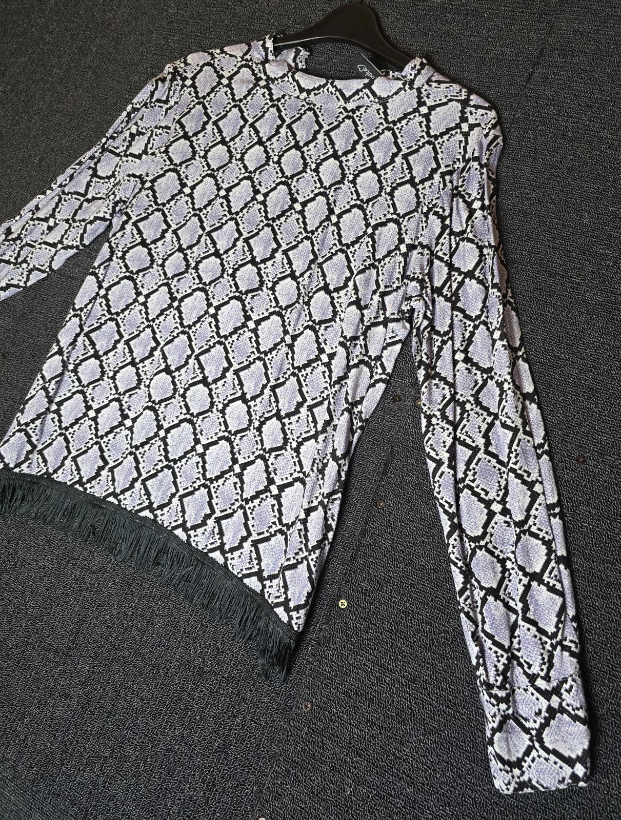 Ruby Rocks Purple Snakeskin Print Blouse Size 10 Tassel Hem Long Sleeve
