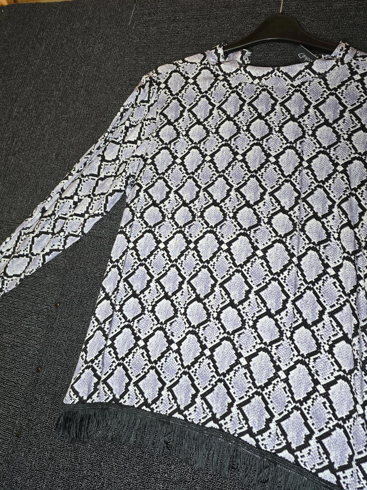Ruby Rocks Purple Snakeskin Print Blouse Size 10 Tassel Hem Long Sleeve