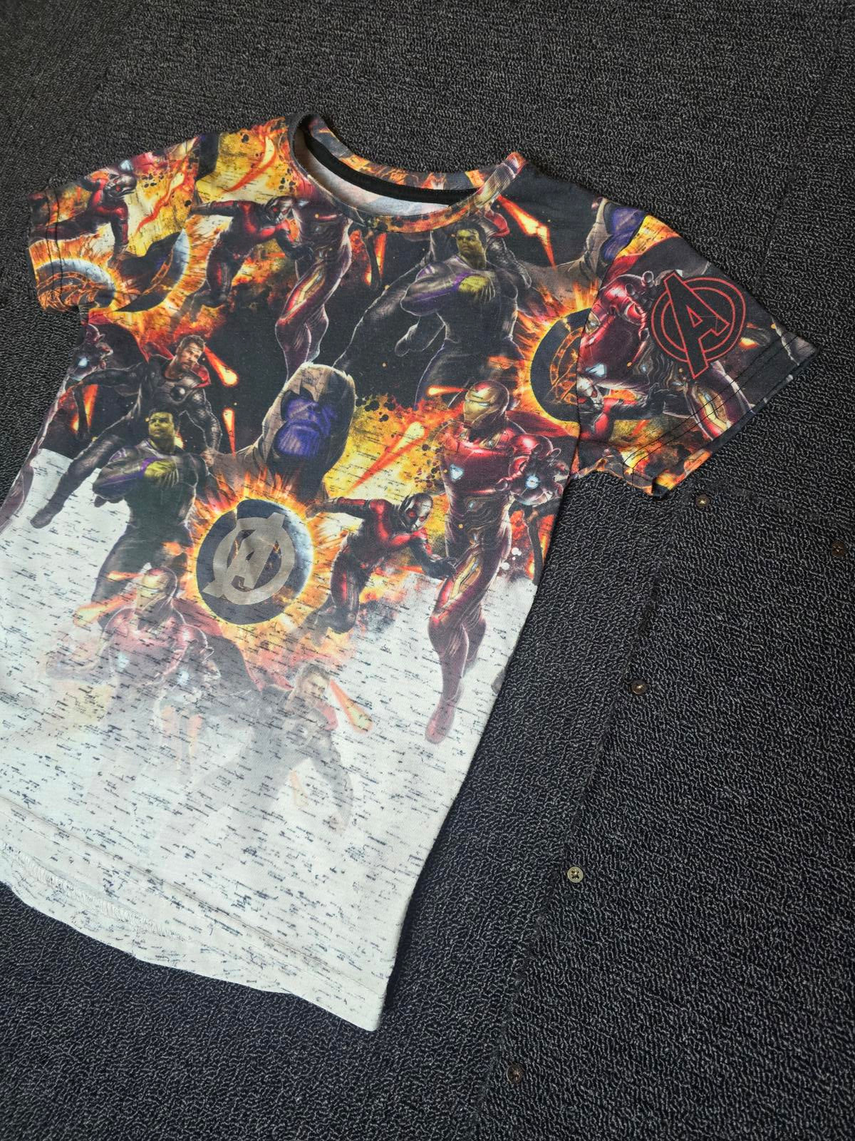 Primark Avengers short sleeved t-shirt 7-8years boys