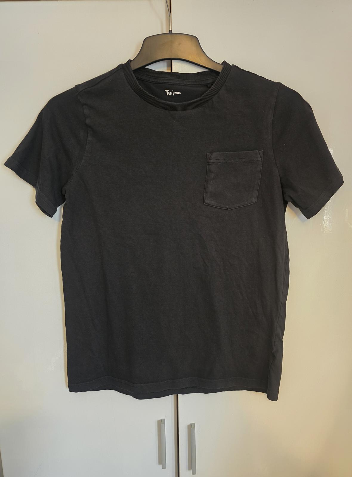 Tu kids boys black short sleeved t-shirt 14years

