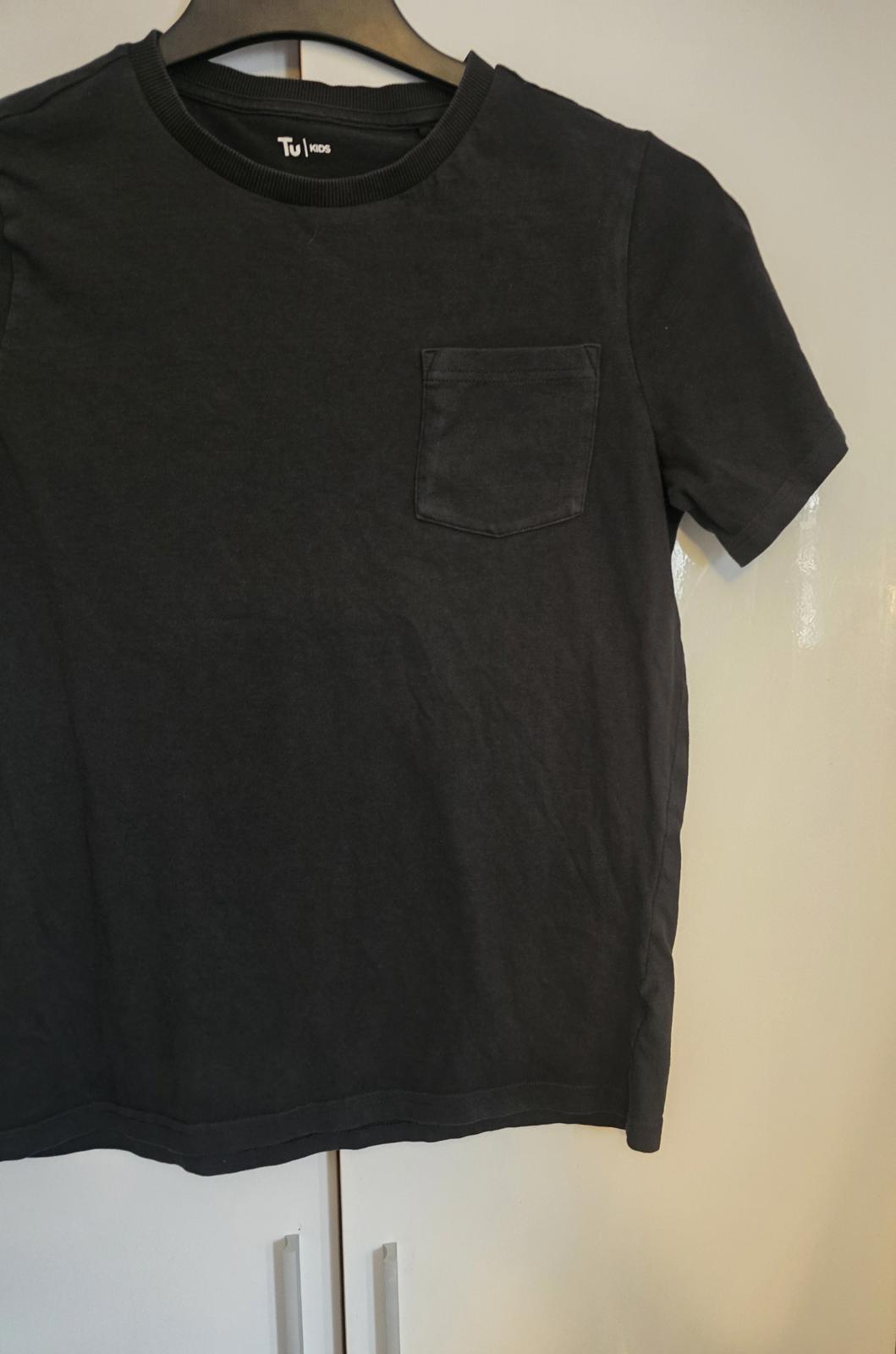 Tu kids boys black short sleeved t-shirt 14years