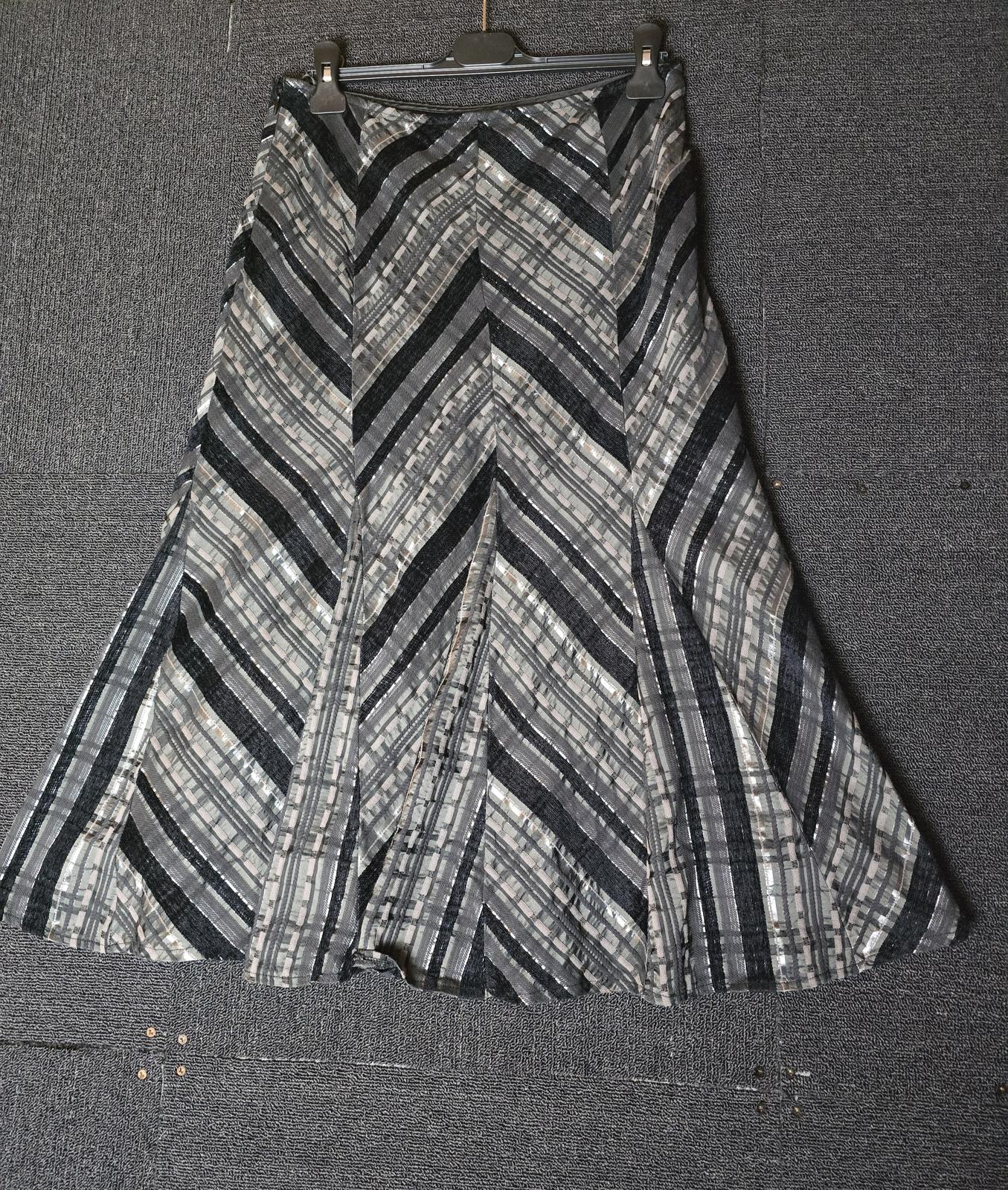 Marks & Spencer grey & black patterned midi skirt size 12