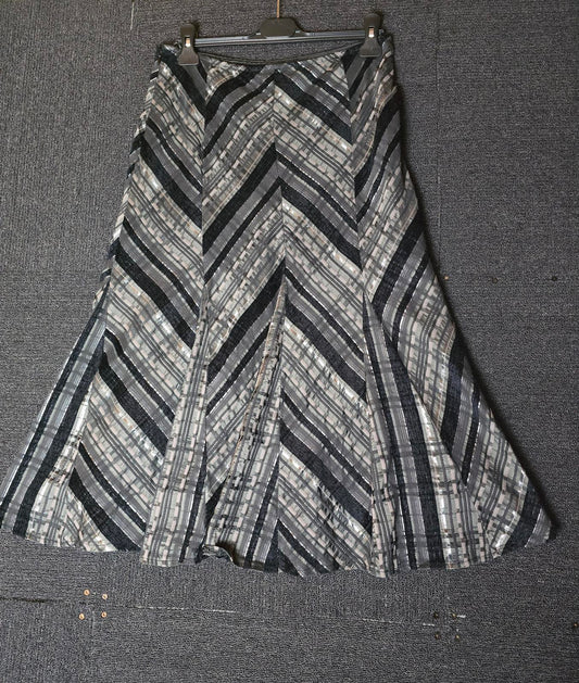 Marks & Spencer grey & black patterned midi skirt size 12