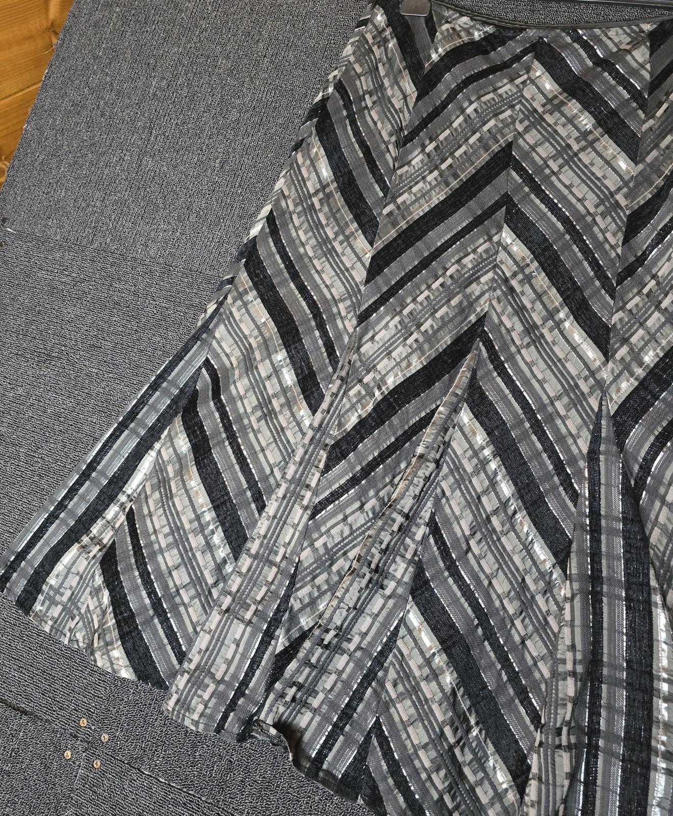Marks & Spencer grey & black patterned midi skirt size 12
