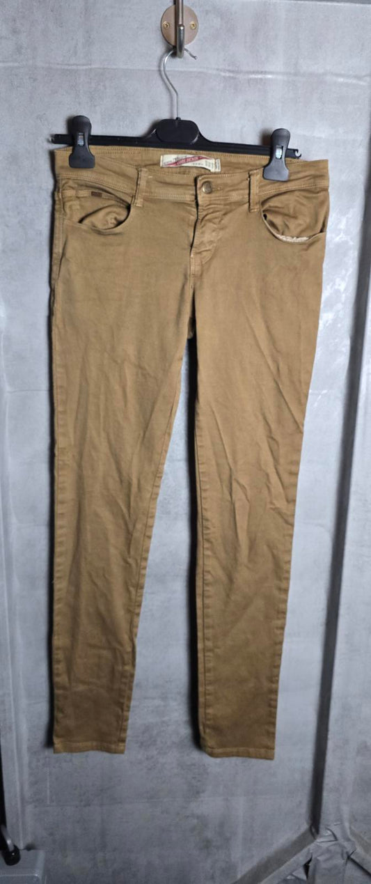 Zara beige slim leg jeans low rise size 10 E 38