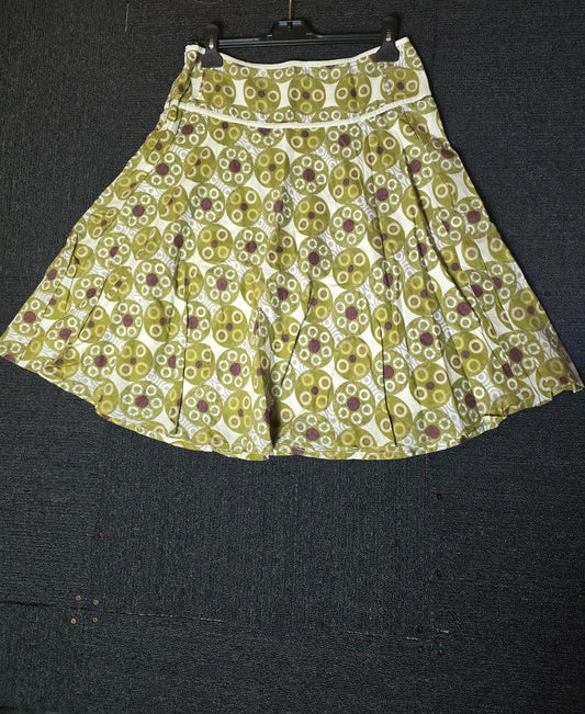 Matalan green sequin patterned flared skirt knee length size 10 Y2K