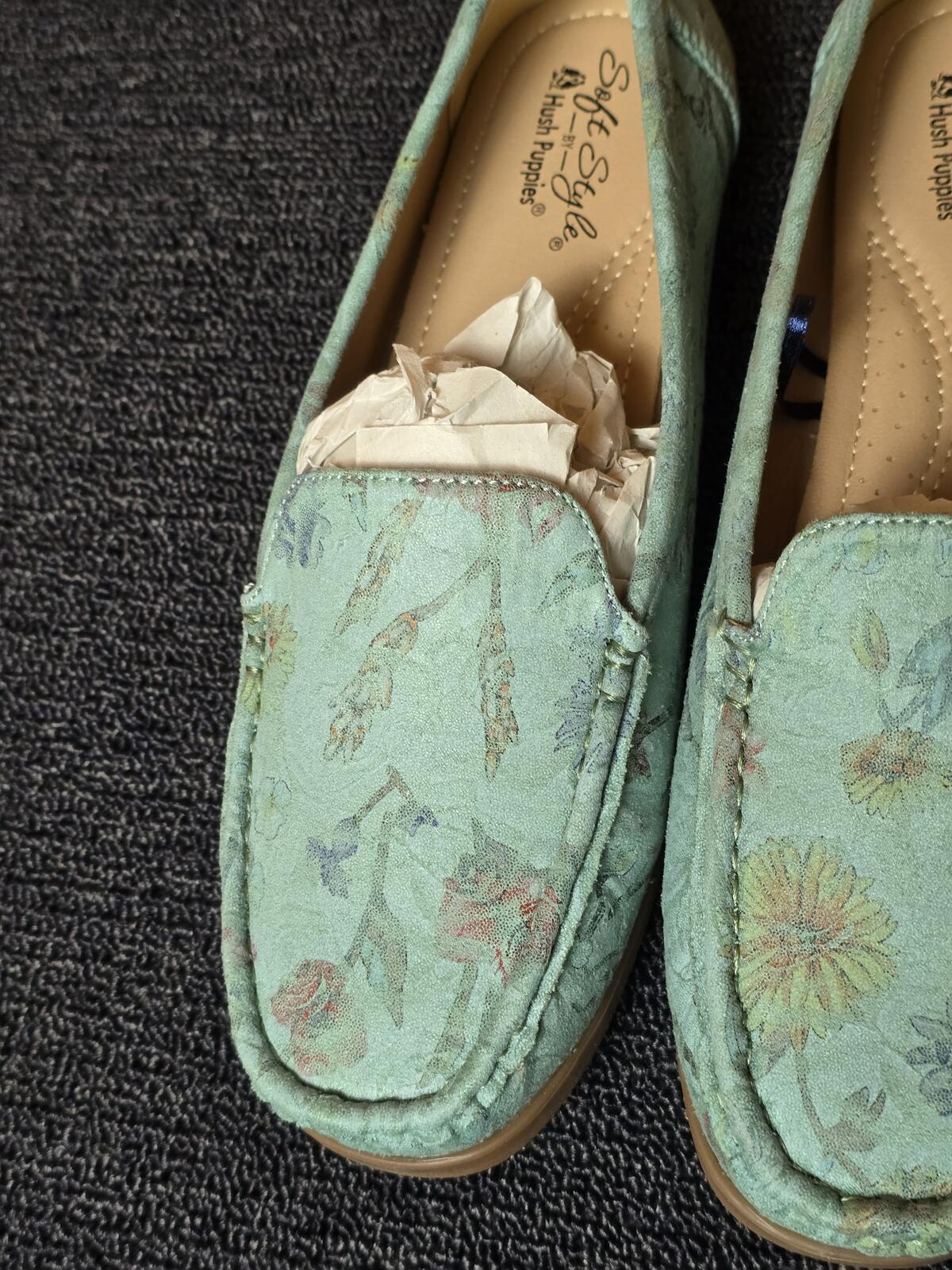 Hush Puppies 'Kinsey' soft style aqua green floral loafers New in box Size 7