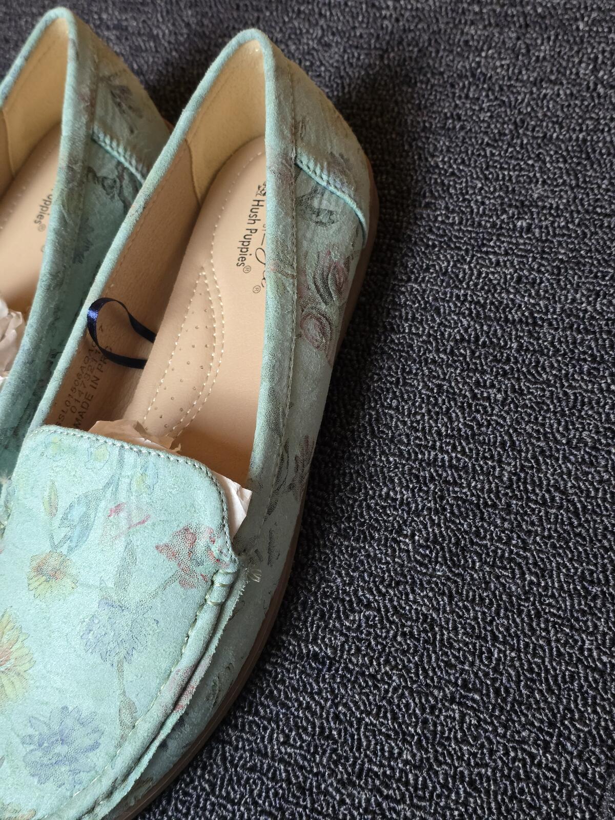 Hush Puppies 'Kinsey' soft style aqua green floral loafers New in box Size 7