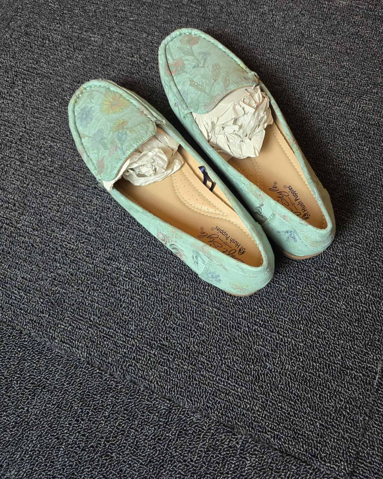 Hush Puppies 'Kinsey' soft style aqua green floral loafers New in box Size 7