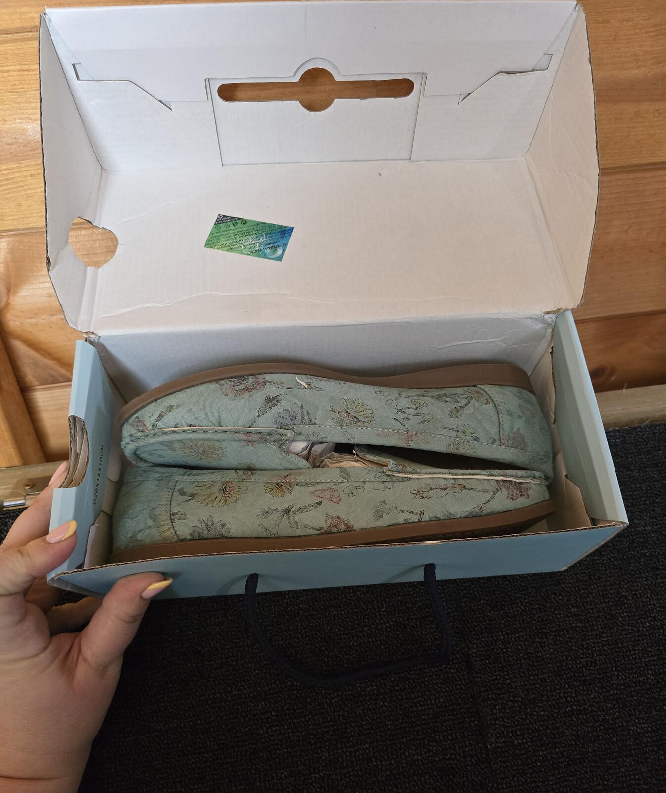 Hush Puppies 'Kinsey' soft style aqua green floral loafers New in box Size 7