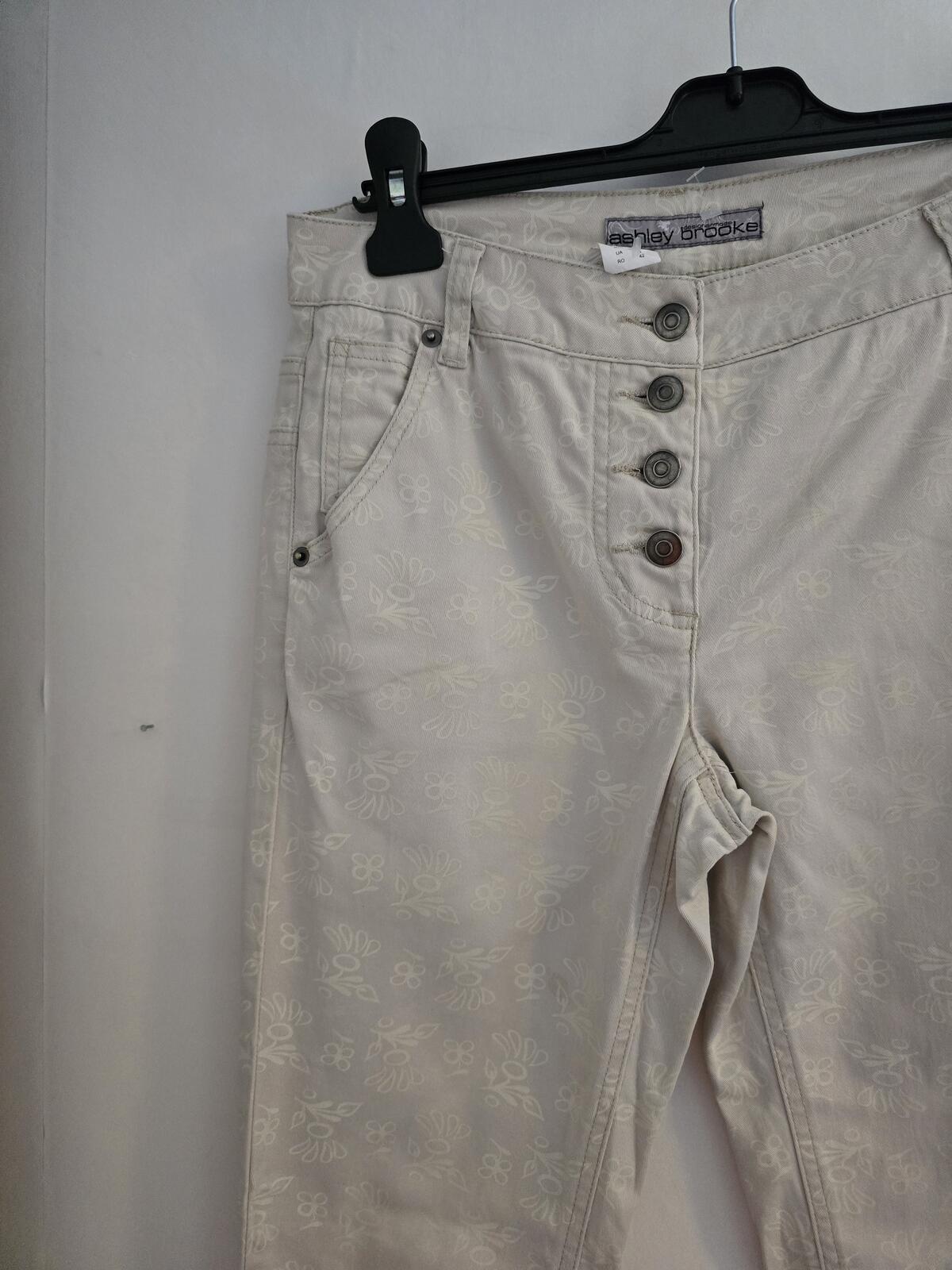 Ashley Brooke Ladies Off-White Floral Slim Leg Jeans Size 10