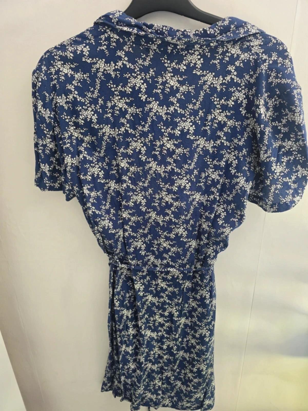 French Connection Blue and White Floral Viscose Shirt Dress Med Size 10-12