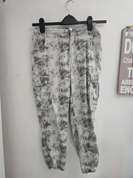 Select Girls Grey Camouflage Cargo Jeans - Age 14 Years.