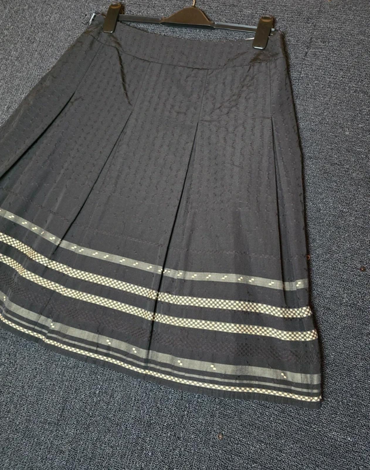 Planet black & beige flared midi length skirt size 12