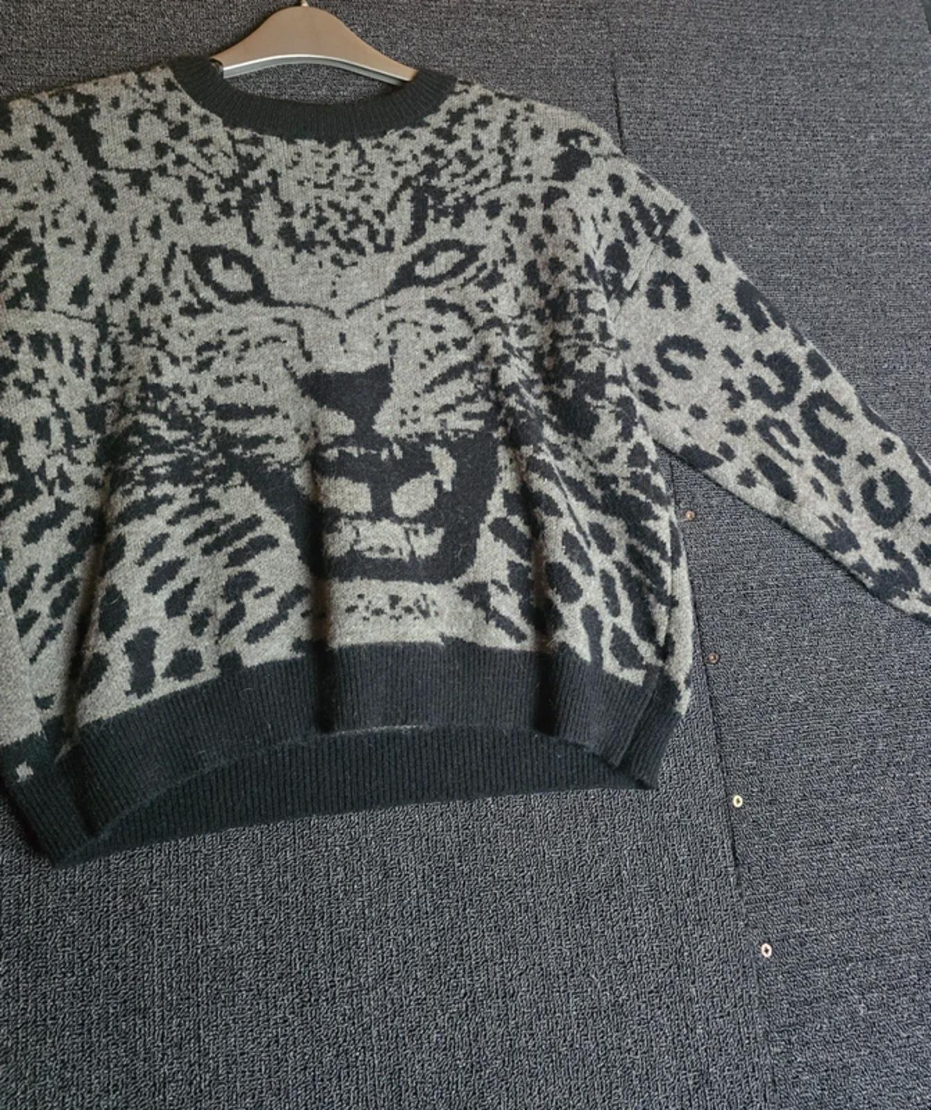 Qed London Animal Print Jumper Grey & Black Size 10/12 Statement Knit