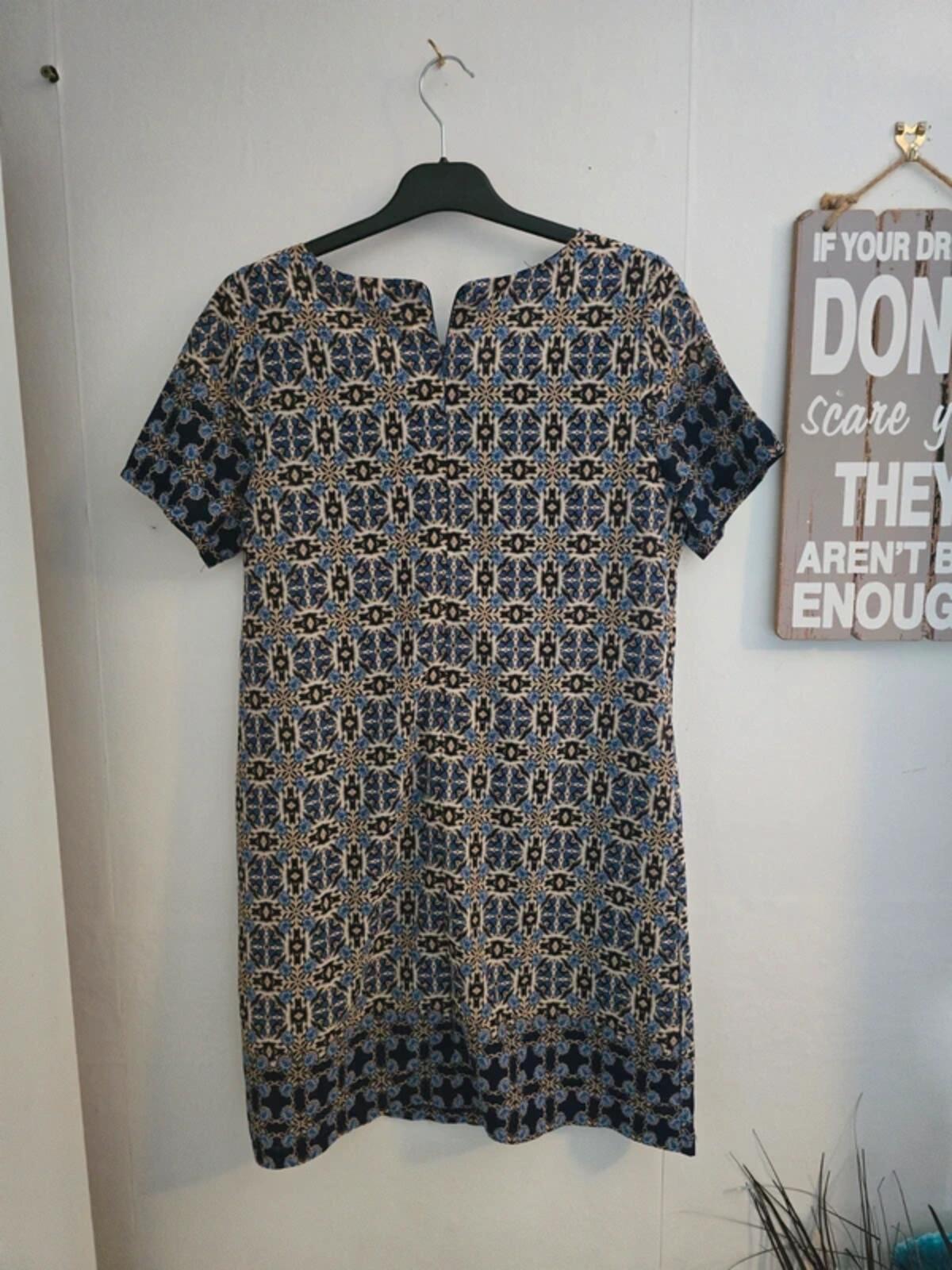 New Look Blue & Beige Dress Size 10 Short Sleeve Lined Mini to Knee Length