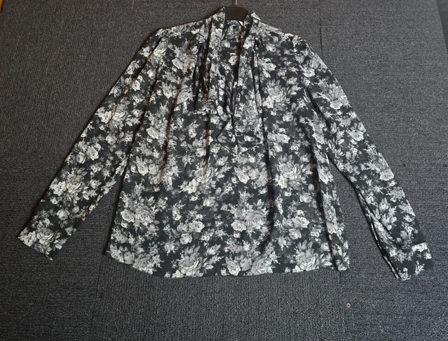 Mango Blouse Black & White Size 10/12 Med Sheer Work