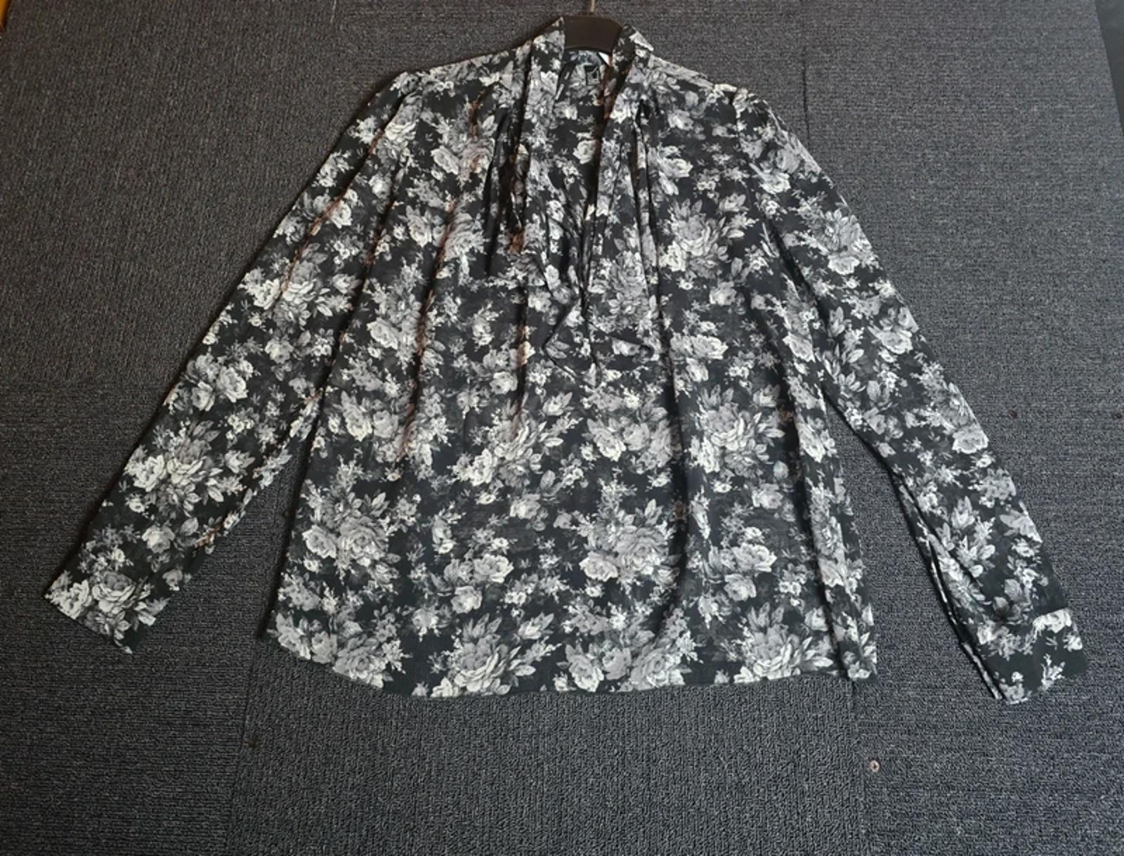 Mango Blouse Black & White Size 10/12 Med Sheer Work