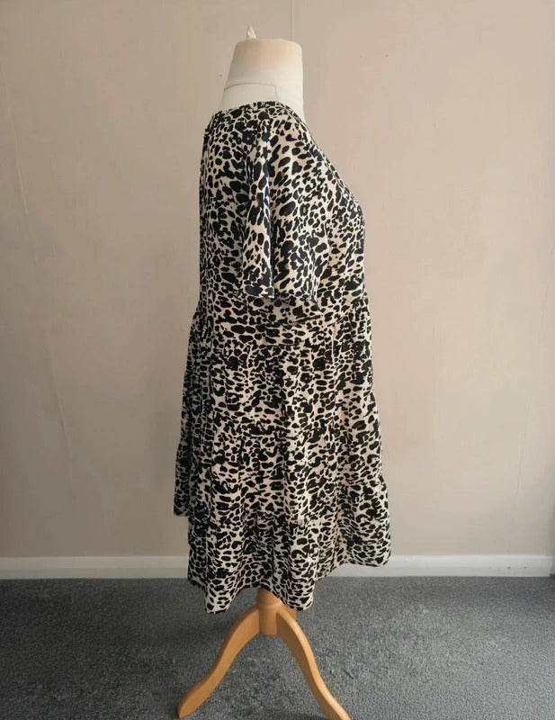 Boohoo Women's Cream & Black Animal Print Tiered Smock Mini Dress Size 14