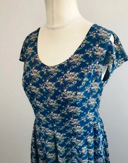 Jumpo Blue Floral Fit & Flare Dress M/L Size 12-14 Short Sleeve Midi Dress