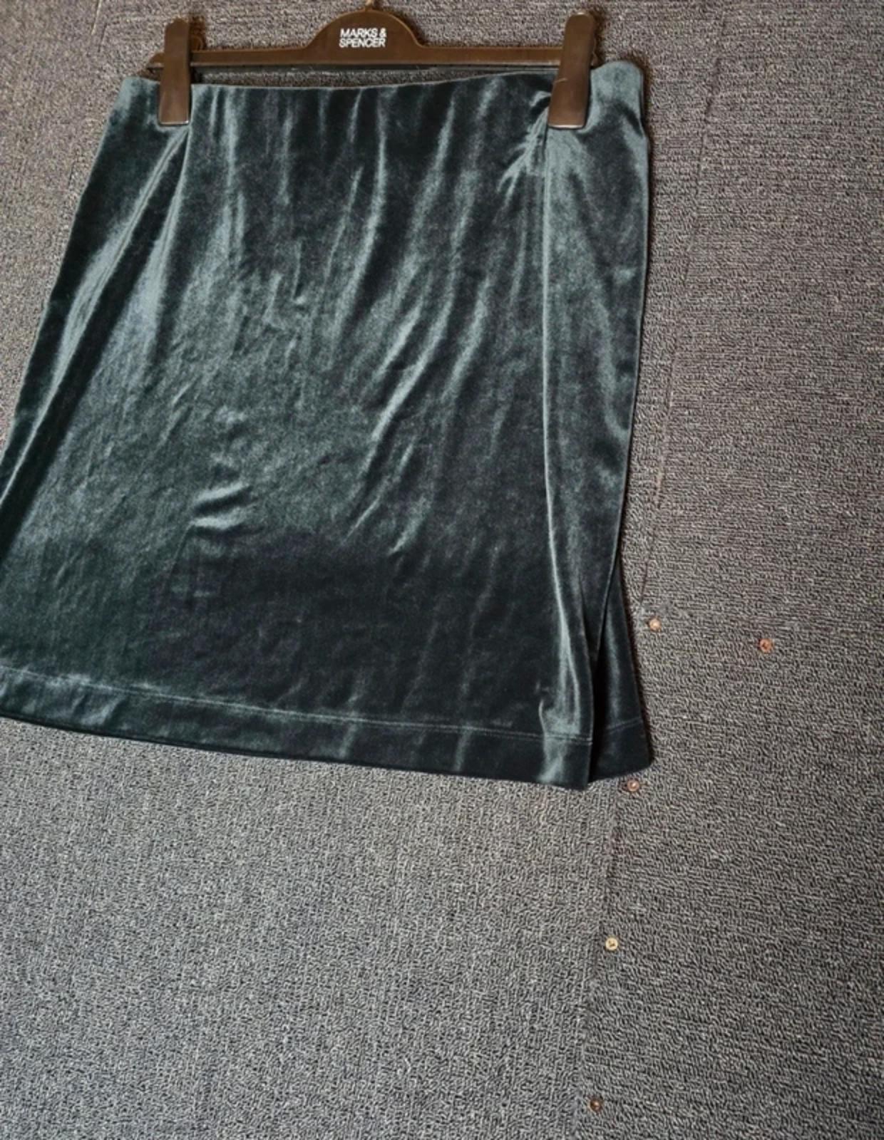 Marks & Spencer black velvet mini to knee skirt size 14