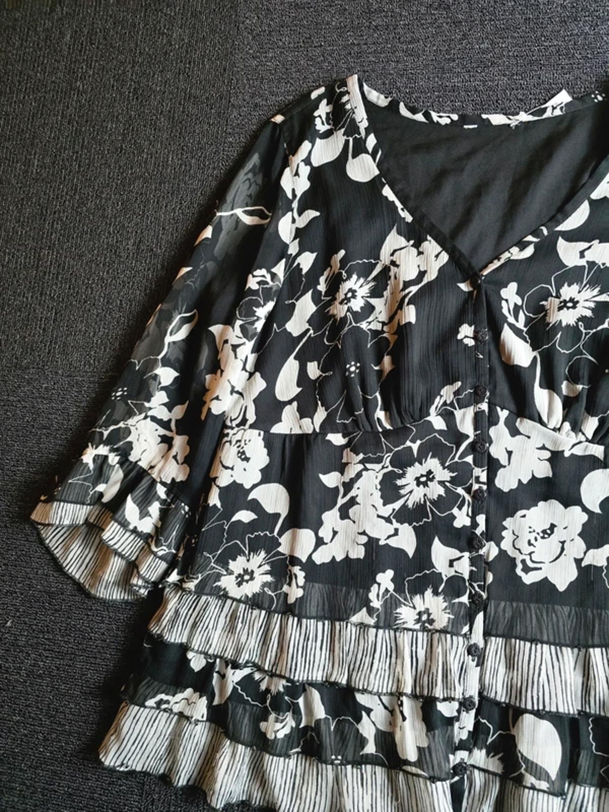 Per Una Blouse Black & White Size 16 Frilly Smart Causal