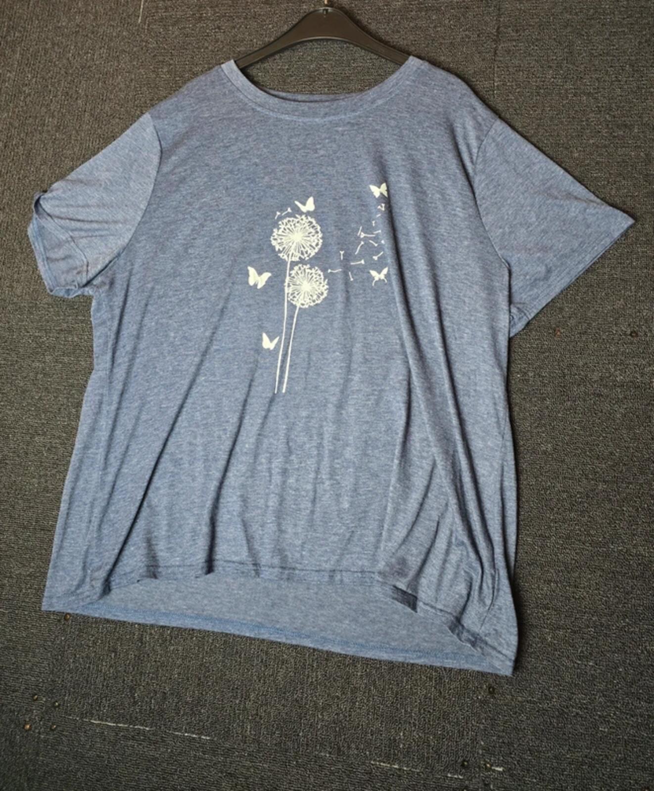 Navy & white short sleeved t-shirt 3XL size 22