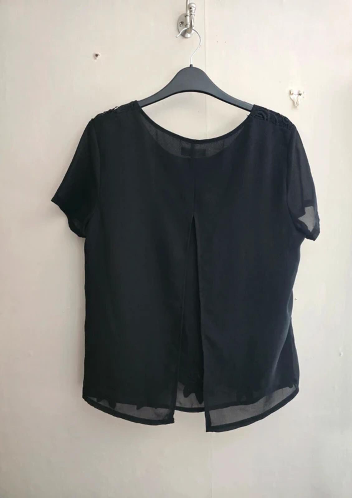 Cherry Koko Black Lace Split Back Top L Size 14-16