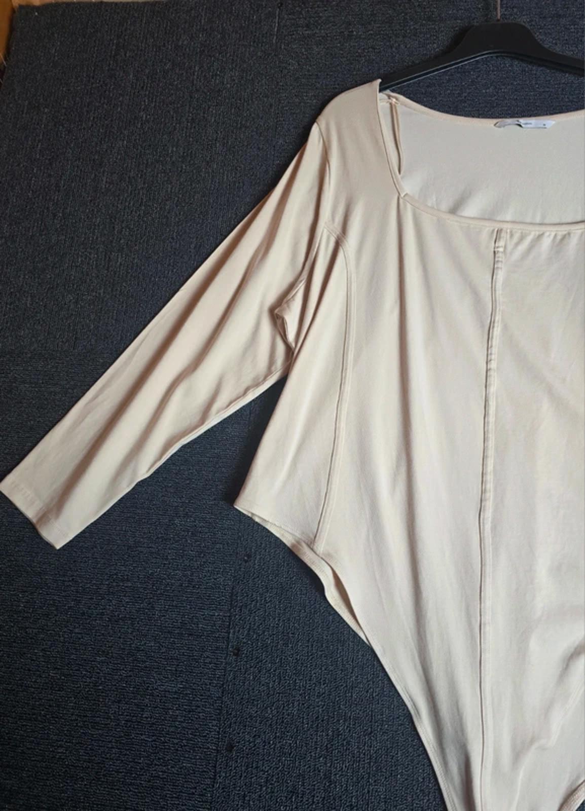 Tu Beige Square Neck Bodysuit Size 26 Long Sleeved Cotton Blend