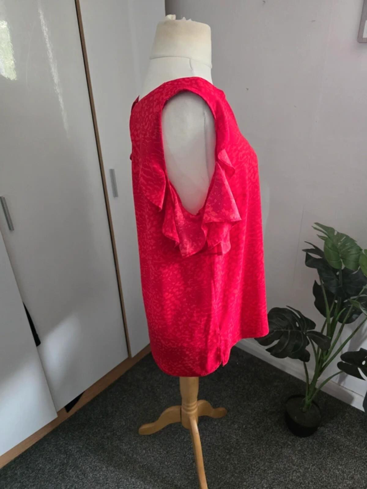 Soon NWT Red Animal Print Cold Shoulder Top Size 16