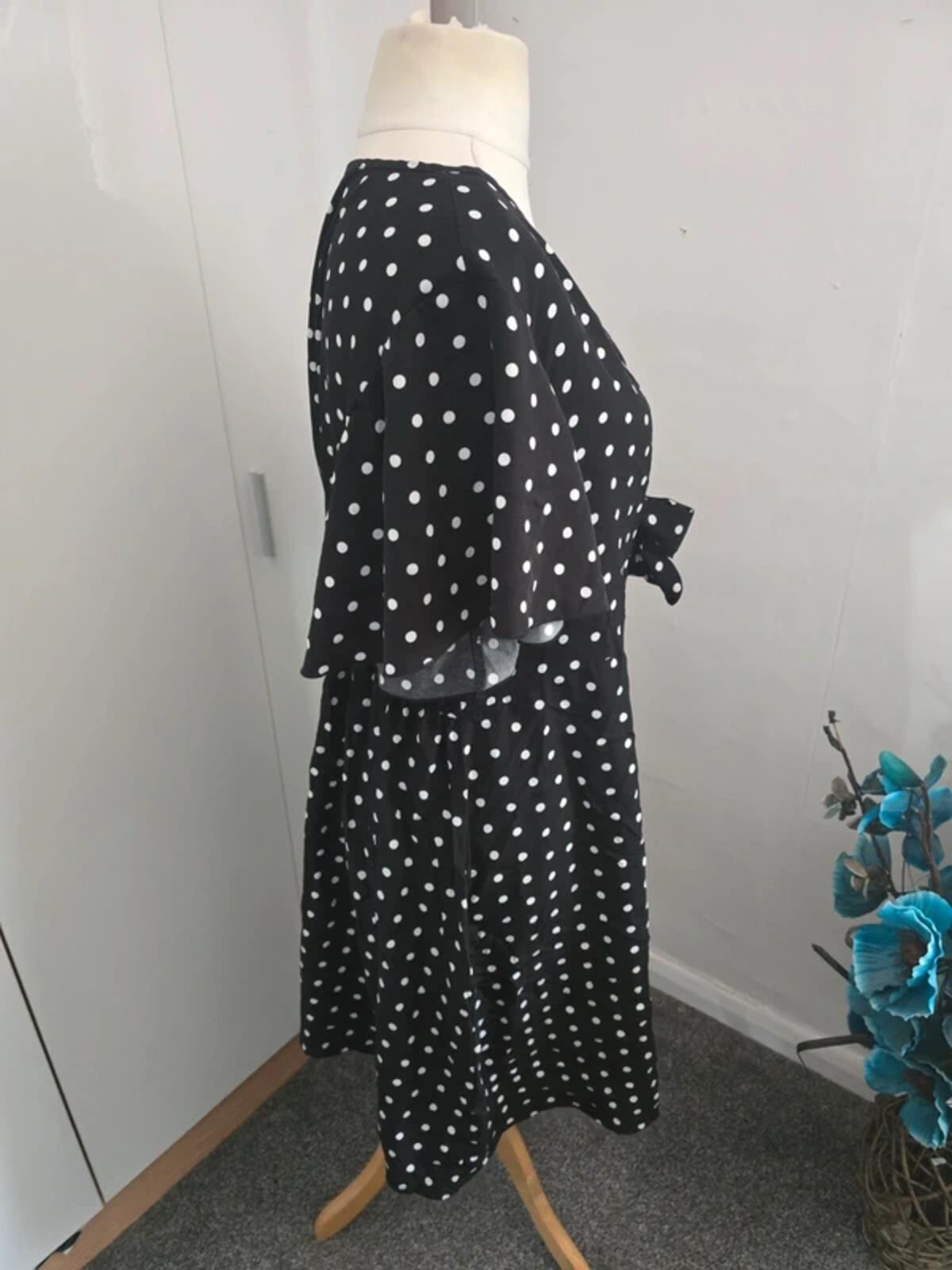 Shein Curve Black & White Polka Dot Tie Front Knee Length Dress  4XL Size 20-22