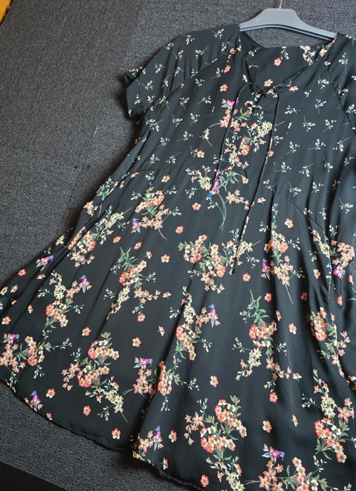 Phase Eight Dress Black Size 16 Floral Short Sleeved Causal