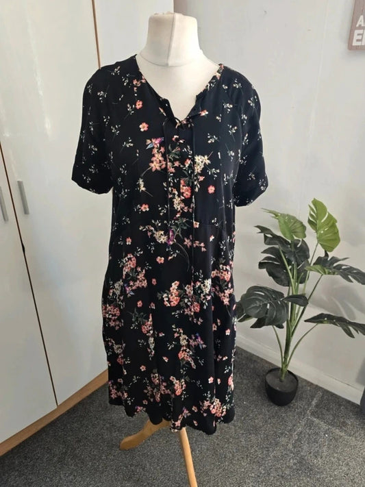 Phase Eight Black Floral Tie Front Dress Short Sleeves Size 16
