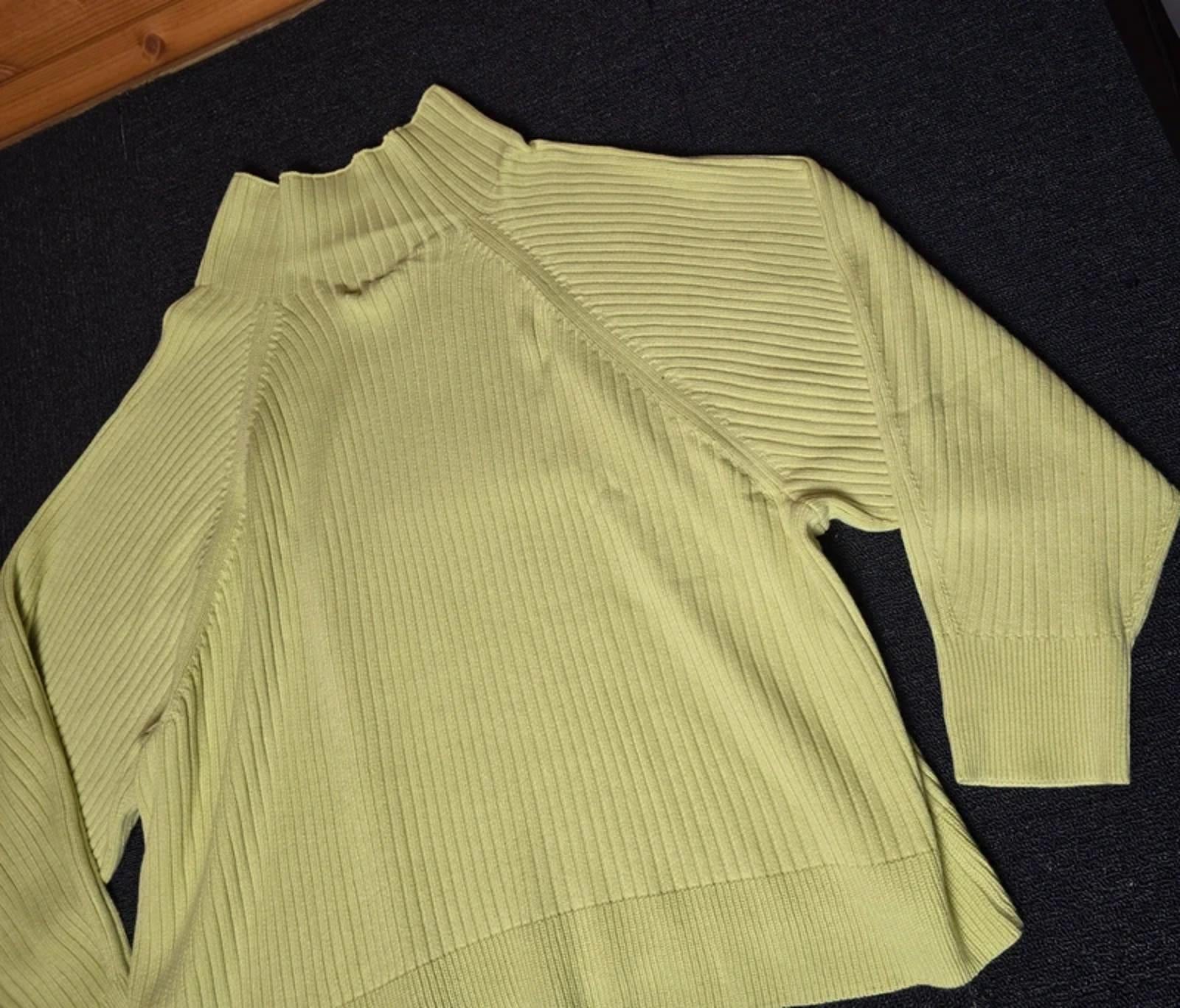 Light Green Jumper 3XL Size 22/24 High Neck New Causal