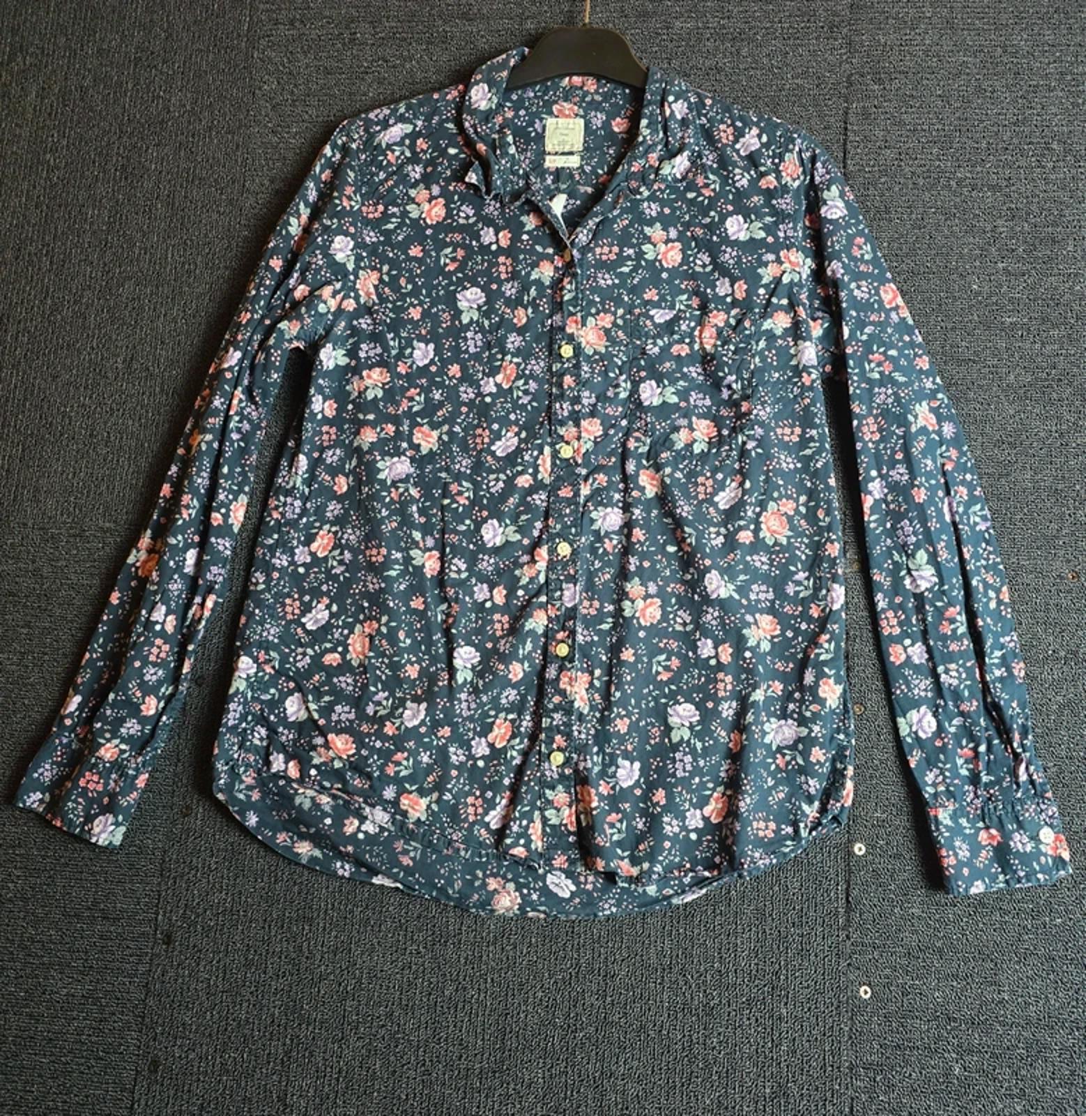 Gap Floral Fitted Boyfriend Shirt Navy Size S 8/10 Cotton Button Down
