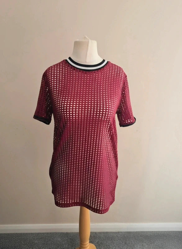 Carpe Diem Women's Burgundy Sheer Netted Short-Sleeved T-Shirt Size 10