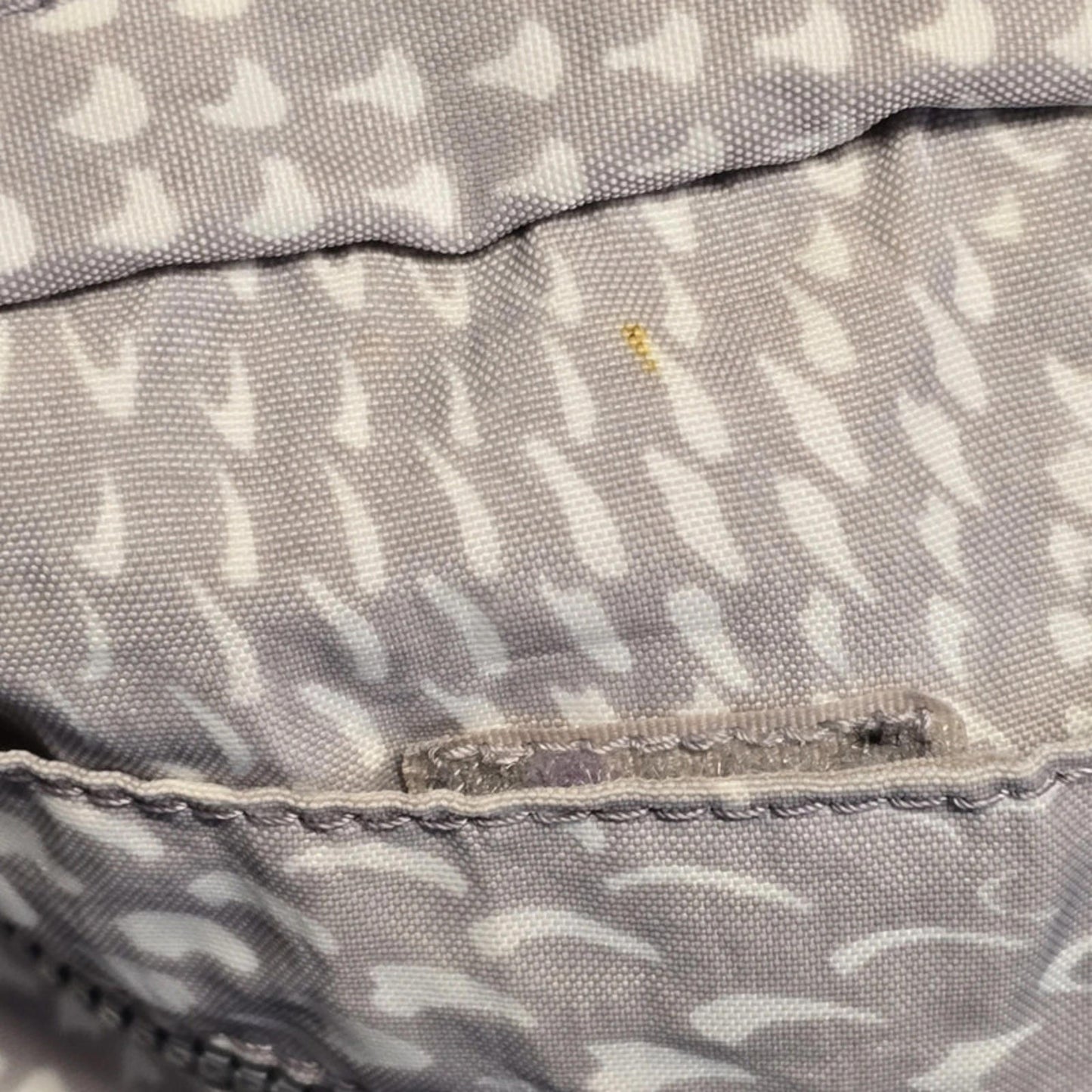 Kipling Crossbody Bag Grey & White Pattern Zip Pockets Adjustable Strap