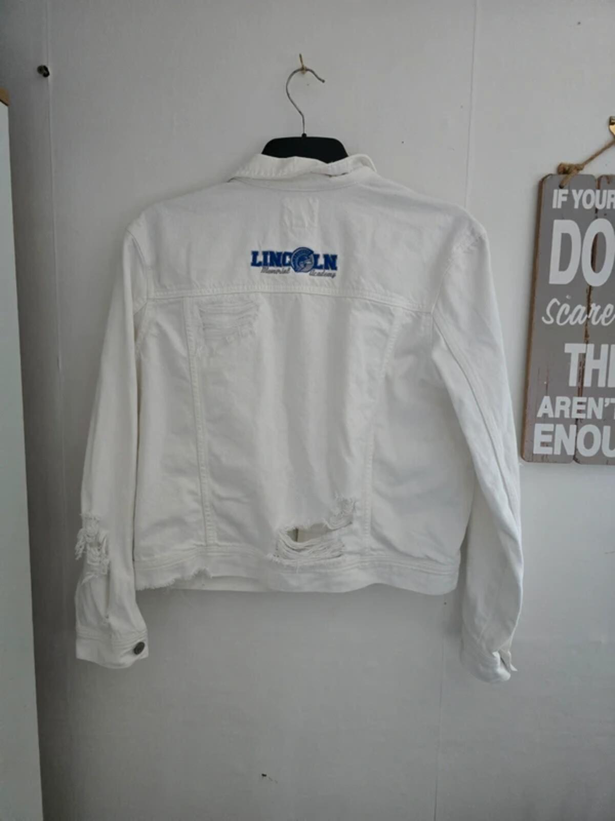 American Eagle White Distressed Denim  Jacket M Size 10-12
