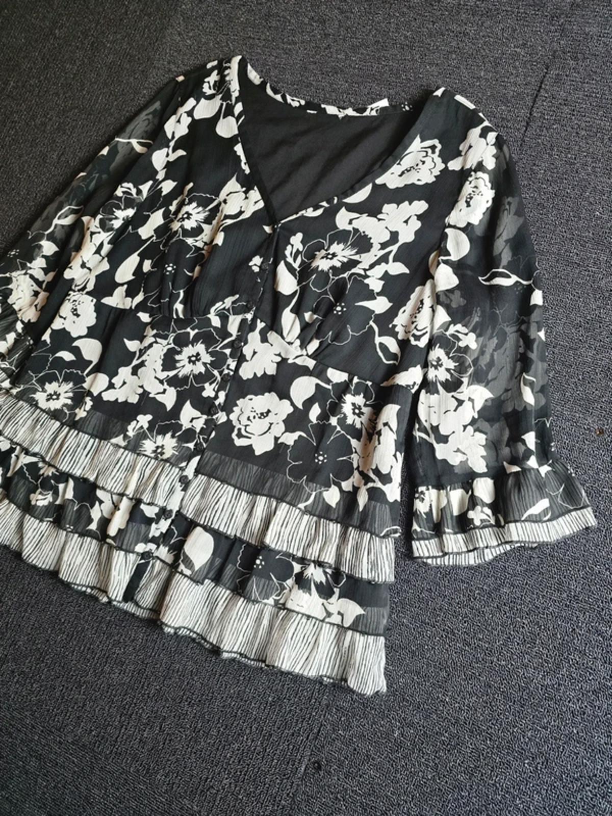 Per Una Blouse Black & White Size 16 Frilly Smart Causal