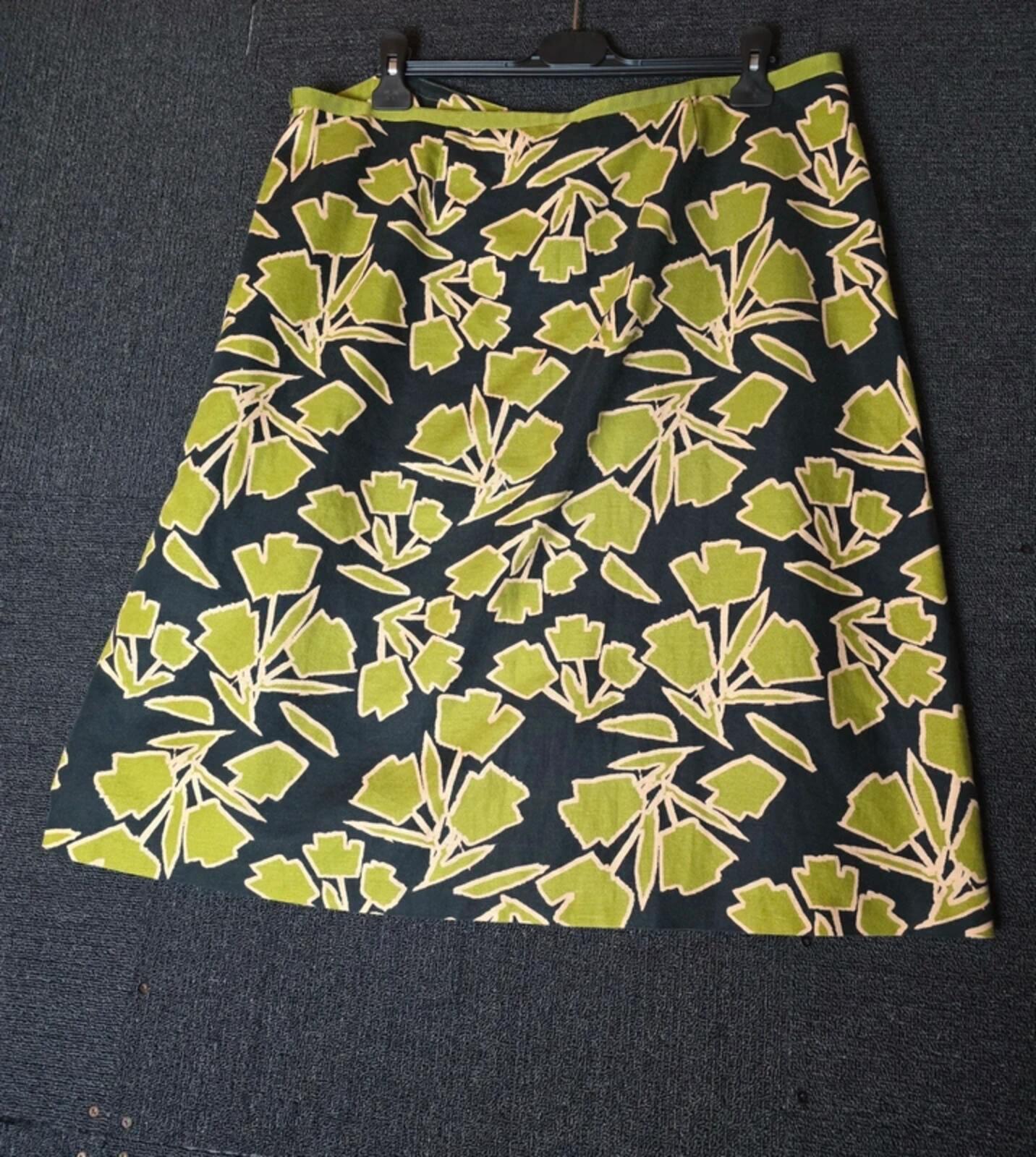 Laura Ashley floral skirt green & black linen blend size 20