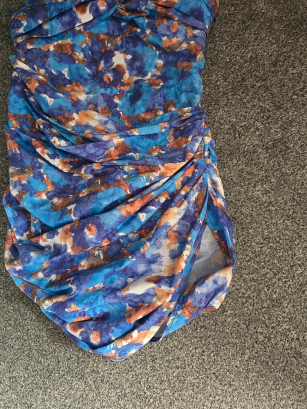 Fashion Nova Blue & Beige Patterned Mini Dress Medium (Best Fit size 10)