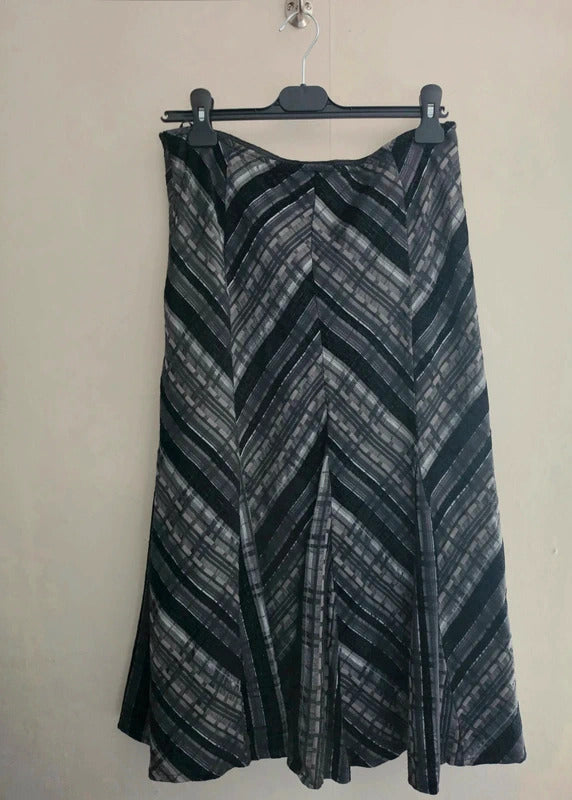Marks & Spencer Flared Midi Skirt Size 12 Black & Grey Checked Pattern Smart