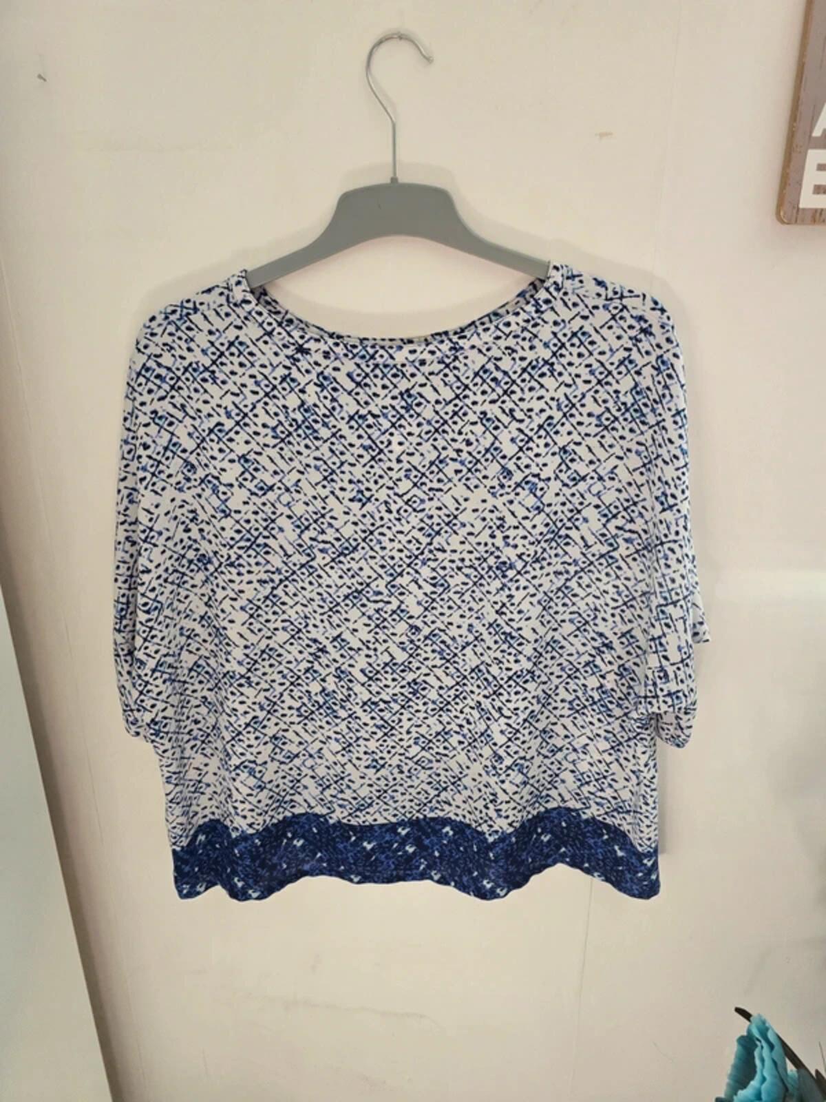 M&S Ladies Blue & White Patterned 3/4 Sleeve Top Size UK 20