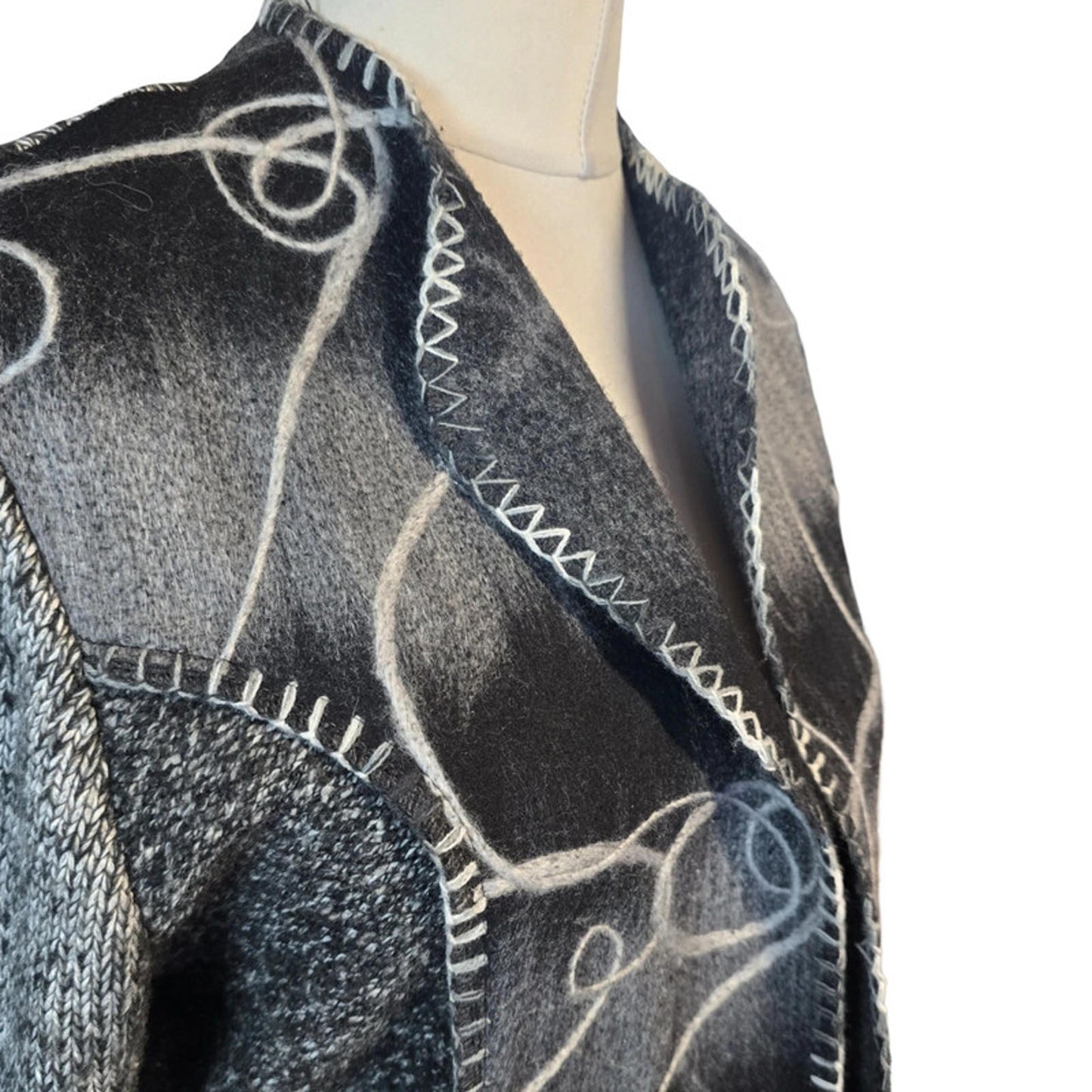 Klass Cardigan Grey Black Pattern Size 16 Open Front Causal