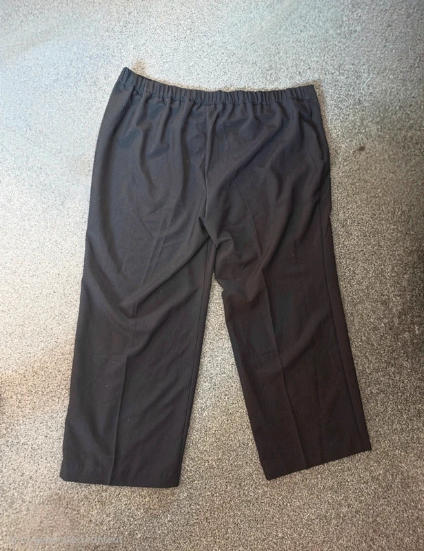 Avenue Women's Black Straight Leg Tummy Control Trousers Size 22 NWT